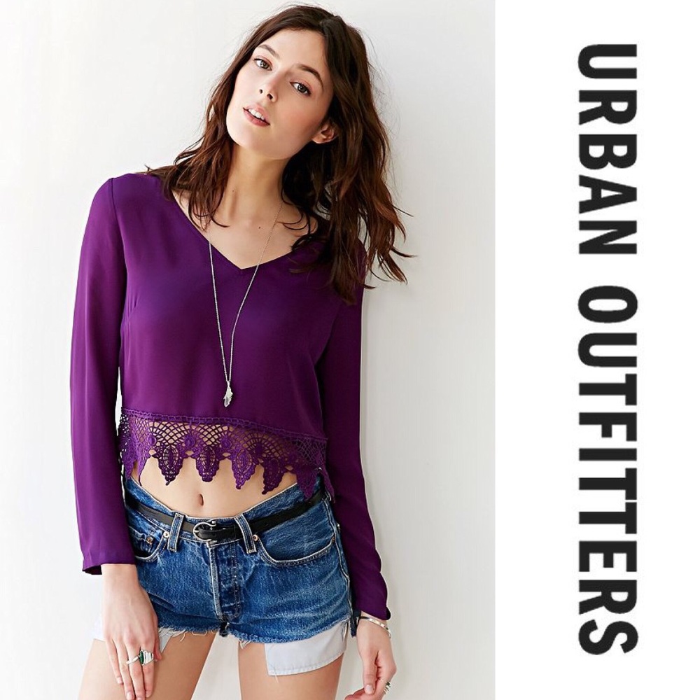 NWOT Ecote Purple Crochet Trim Boho V-beck Top